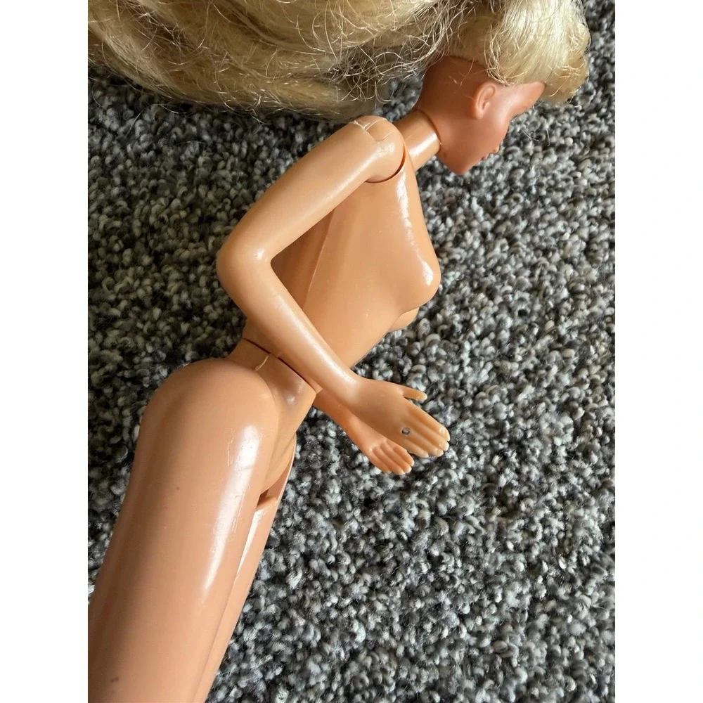 Vintage 1979 Mattel Beauty Secrets Barbie Doll Working Action Arm Nude No Outfit